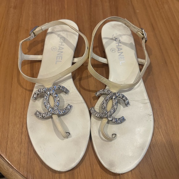 Chanel Beige Sandals with Logo Accent - Picture 5 of 8